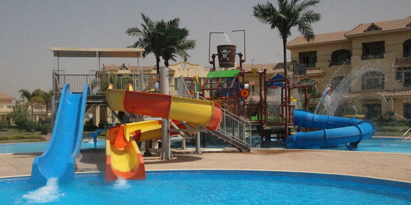 زحليقة مائية صغيرة ملونة للأطفال